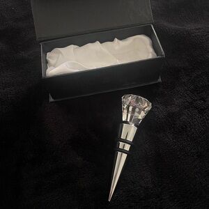 BEAUTIFUL GLASS/CRYSTAL BOTTLE STOPPER